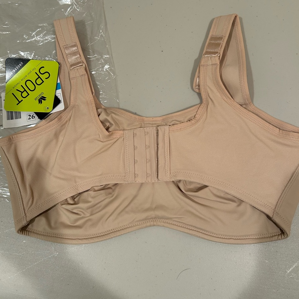 Wacoal Sport Underwire Bra - Nude - Picture 2 of 3